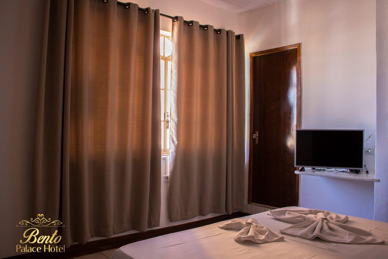 Bento Palace Hotel อัสซิส ภายนอก รูปภาพ